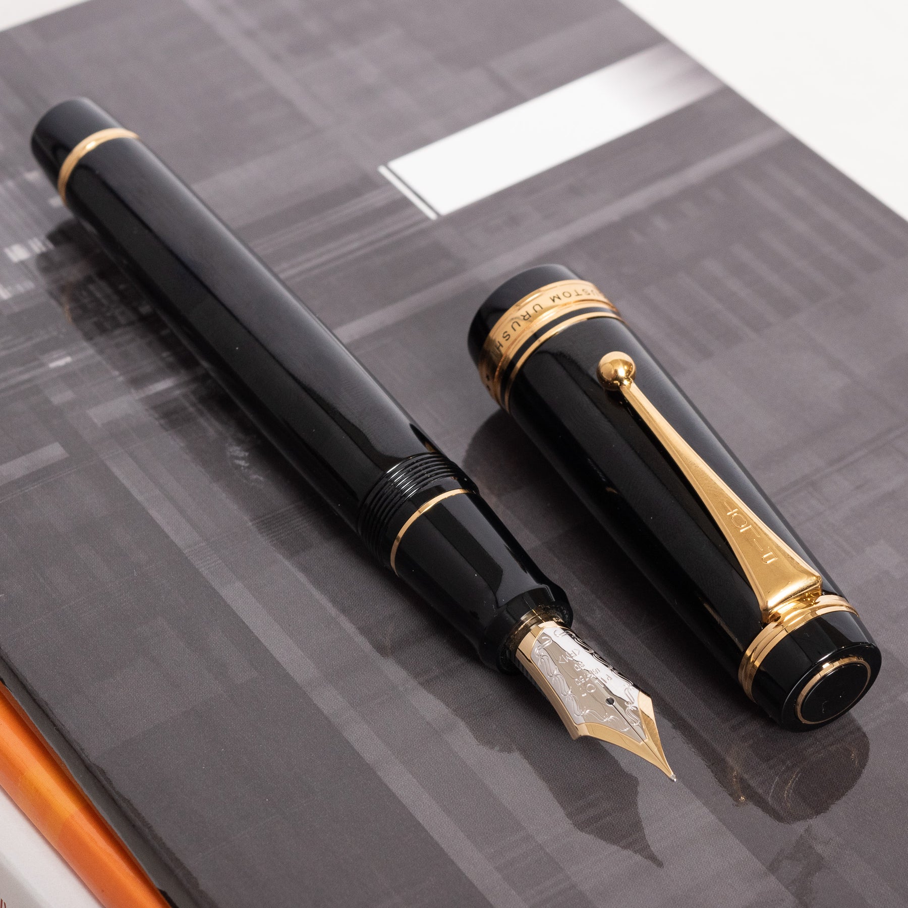 PILOT | CUSTOM URUSHI | 18K Gold With Rhodium Plating Black | Fountain Pen | Medium