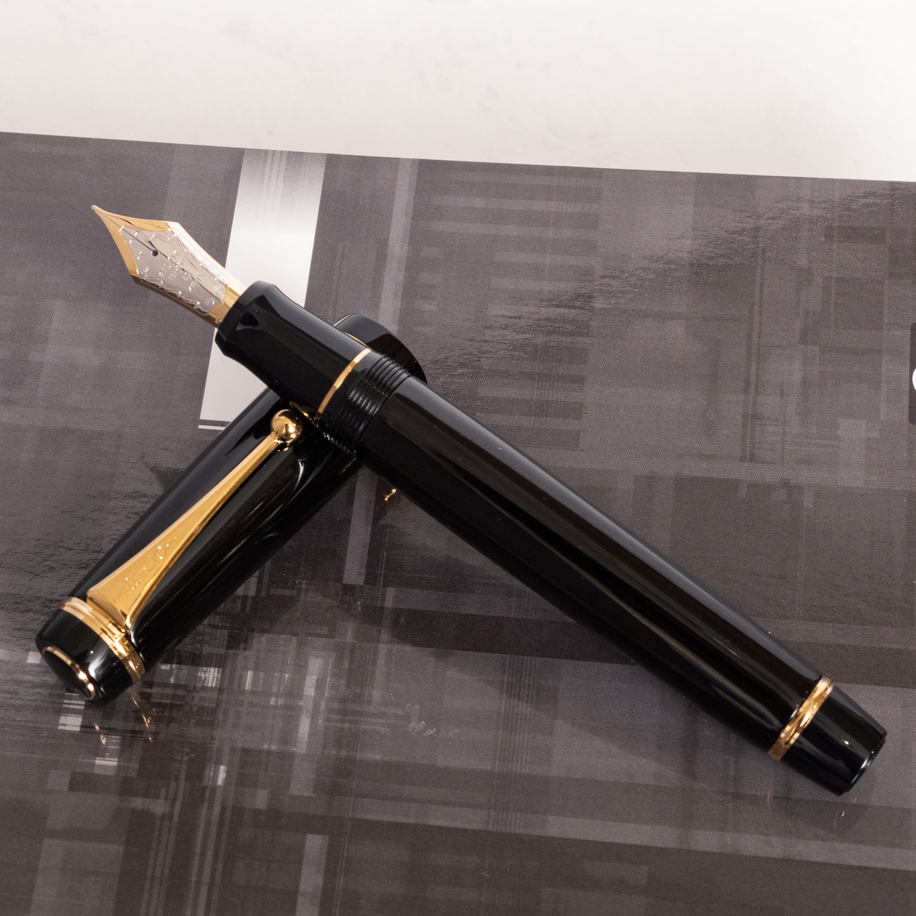 PILOT | CUSTOM URUSHI | 18K Gold With Rhodium Plating Black | Fountain Pen | Medium